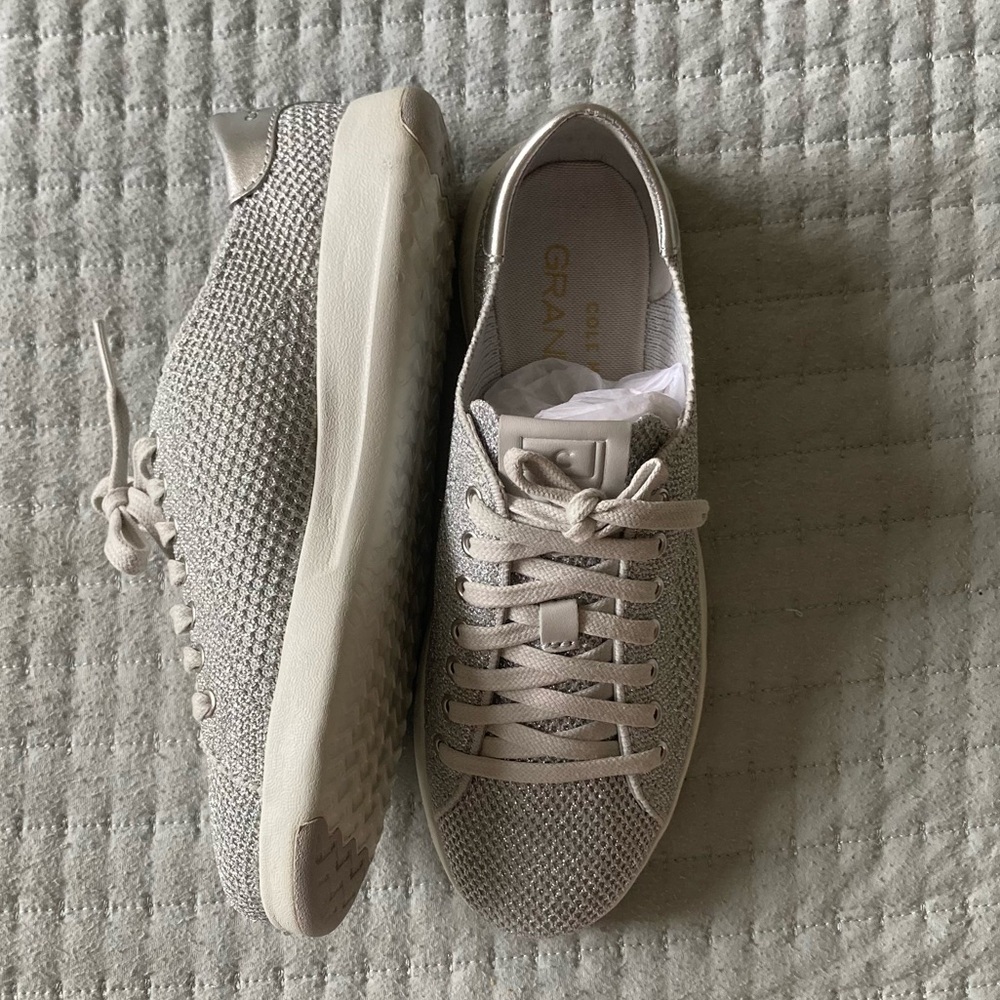 NWOT Cole Haan Grandpro Tennis Stitchlite Sneaker Metallic Silver, size 5